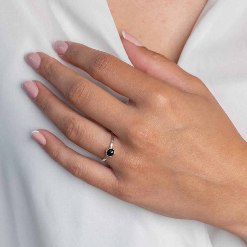 Black spinel ring meaning deals